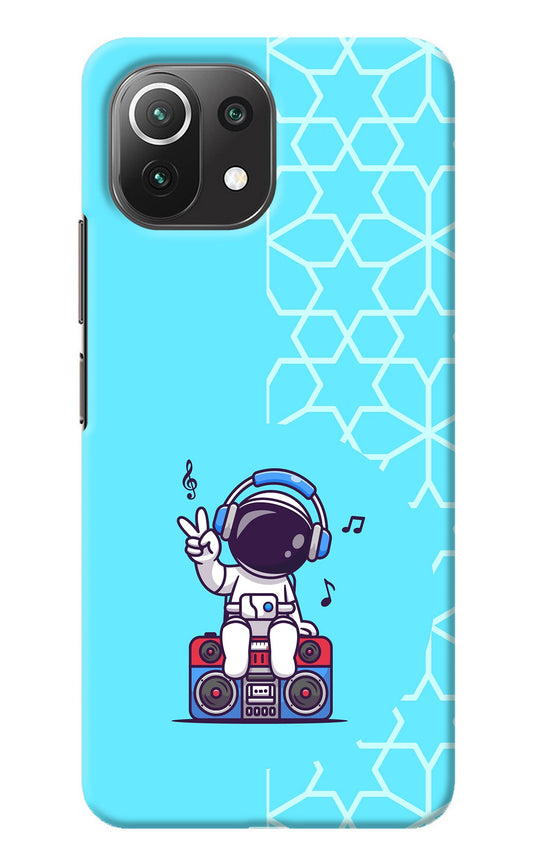 Cute Astronaut Chilling Mi 11 Lite Back Cover