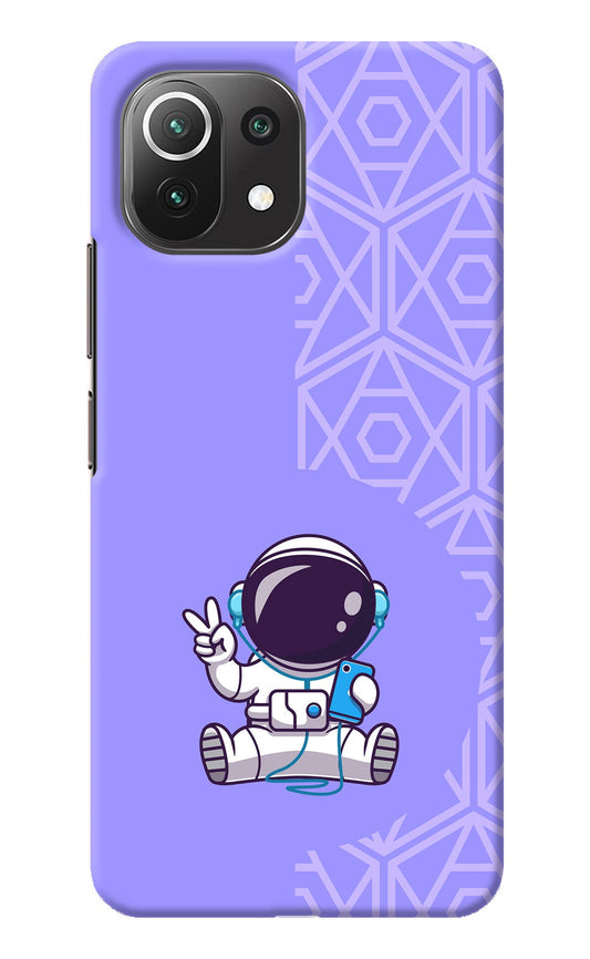 Cute Astronaut Chilling Mi 11 Lite NE 5G Back Cover