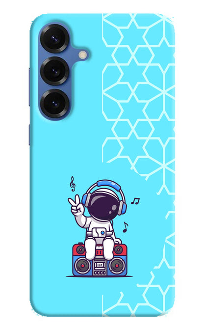 Cute Astronaut Chilling Samsung S25 Plus Back Cover