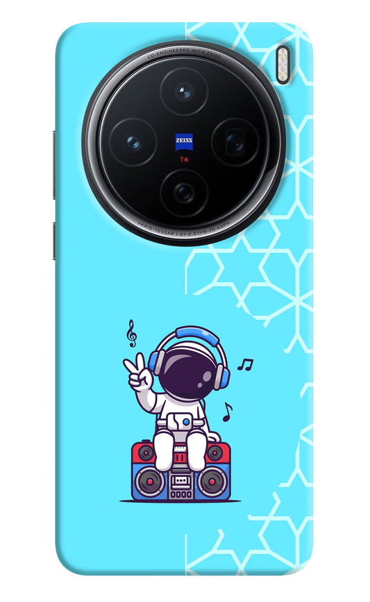 Cute Astronaut Chilling Vivo X200 5G Back Cover