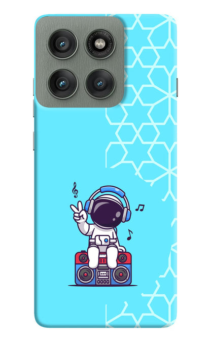 Cute Astronaut Chilling Moto Edge 60 Pro Back Cover