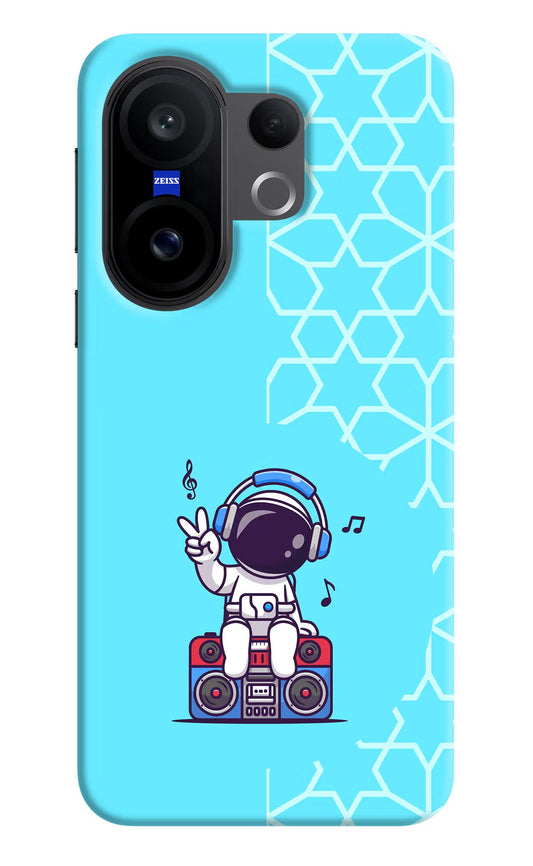 Cute Astronaut Chilling Vivo X200 FE Back Cover