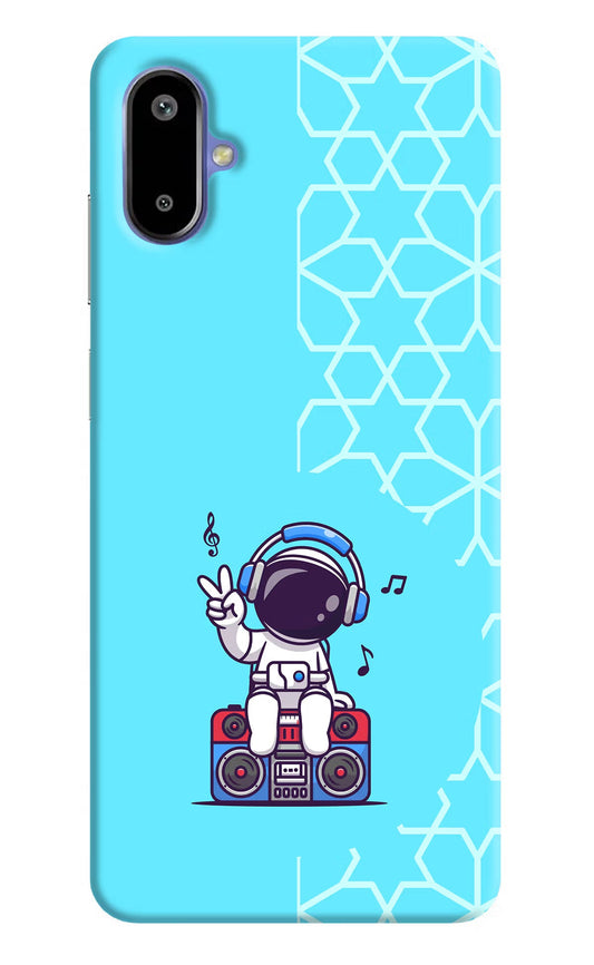 Cute Astronaut Chilling Samsung F06 5G Back Cover