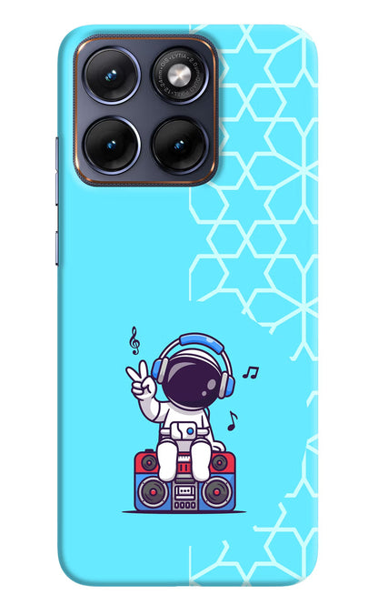 Cute Astronaut Chilling Moto Edge 70 Fusion Back Cover Hard Case - Hello Swanky