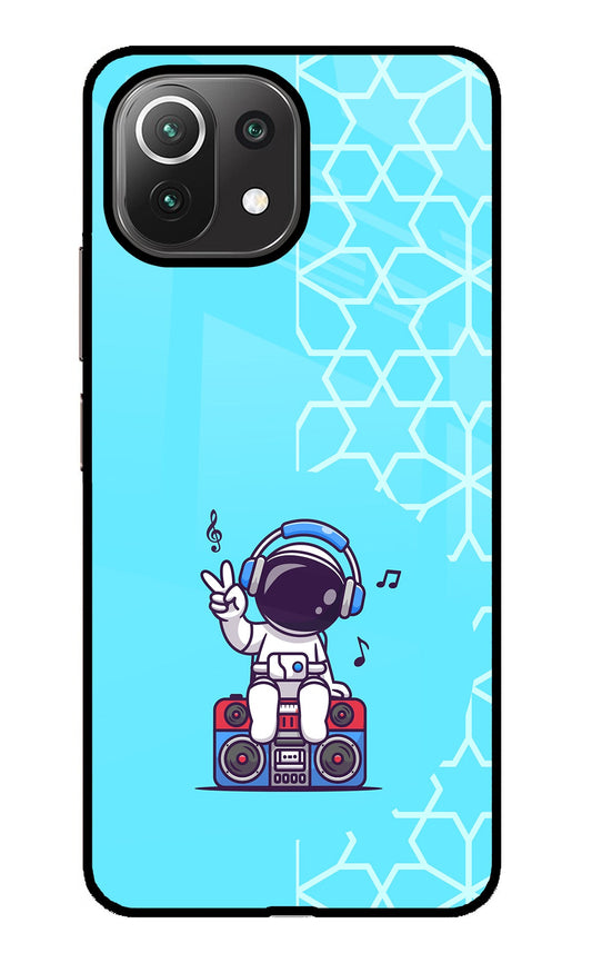Cute Astronaut Chilling Mi 11 Lite Back Cover