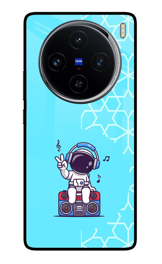 Cute Astronaut Chilling Vivo X100 Back Cover
