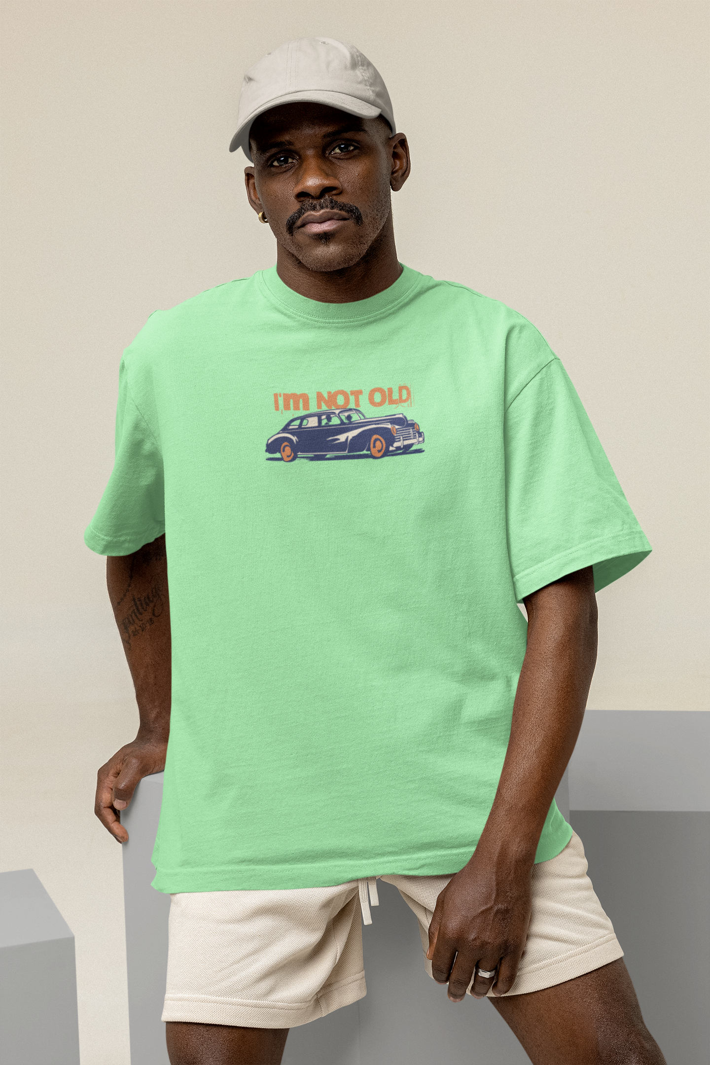 Old & classic oversized t-shirt - s